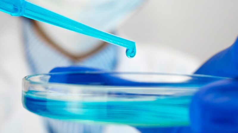 تجارب لتحويل نفايات البلاستيك إلى صابون ومنظف: طريقة متطورة لإعادة التدوير