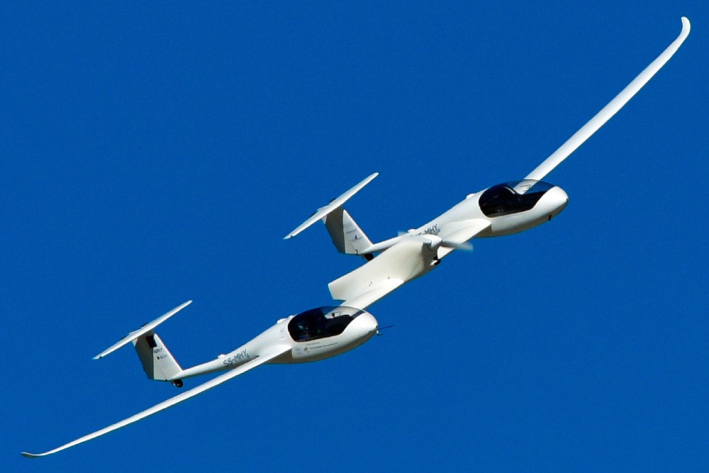 نحو سماء خالية من الكربون: أول طائرة مأهولة تعمل بالهيدروجين السائل في العالم تحلق لمدة 3 ساعات